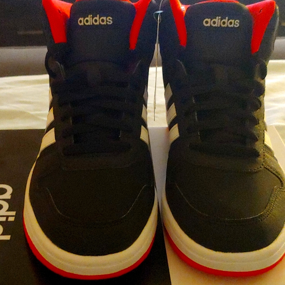 Adidas (Kids size 7)